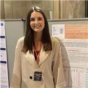 Bioquímica con Máster del Profesorado. Doy clases de Biología y Bioquímica a todos los niveles, y química hasta 2º de bach.